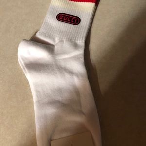 Gucci socks. Fits shoe size 6 to 11. New.